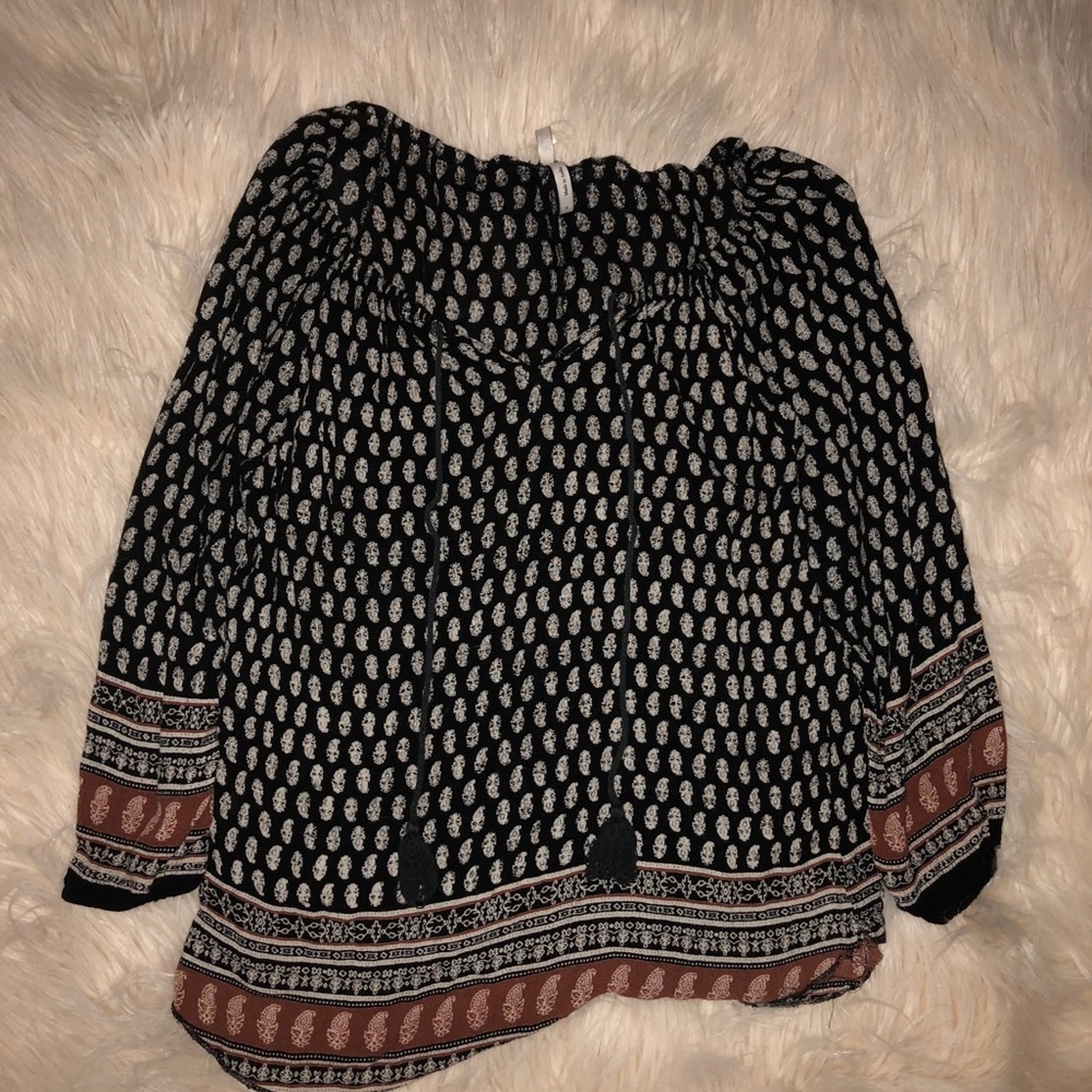 Cute bohemian style loose shirt.